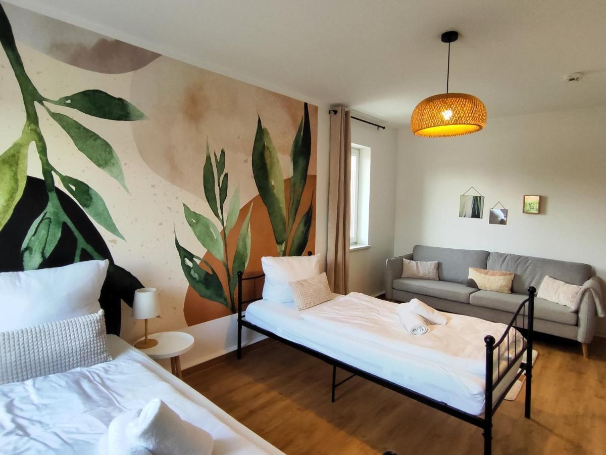 Bohnapartments Bechstein - Sehr Ruhig - 3 Schlafzimmer - Balkon - Gratis Stellplaetze- Wlan - Vollausstattung Neudietendorf Экстерьер фото
